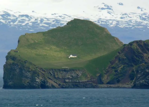 Dave's Cliff House In The Middle Of Nowhere